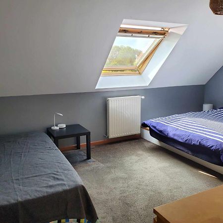 L Etablissement Gold Beach Propose 1 Hebergement , Maison 80M2 Avec Terrain 500M2, Parking Prive A 4 Min Du Port Artificiel D Arromanches, Services Accueil Personnalise, Lits Faits, Serviettes, Menage, Netflix, Wifi Ryes Zewnętrze zdjęcie