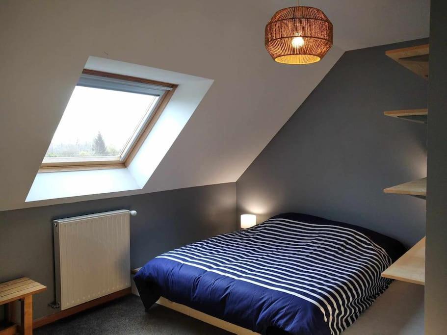 L Etablissement Gold Beach Propose 1 Hebergement , Maison 80M2 Avec Terrain 500M2, Parking Prive A 4 Min Du Port Artificiel D Arromanches, Services Accueil Personnalise, Lits Faits, Serviettes, Menage, Netflix, Wifi Ryes Zewnętrze zdjęcie