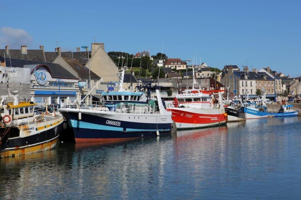 L Etablissement Gold Beach Propose 1 Hebergement , Maison 80M2 Avec Terrain 500M2, Parking Prive A 4 Min Du Port Artificiel D Arromanches, Services Accueil Personnalise, Lits Faits, Serviettes, Menage, Netflix, Wifi Ryes Zewnętrze zdjęcie