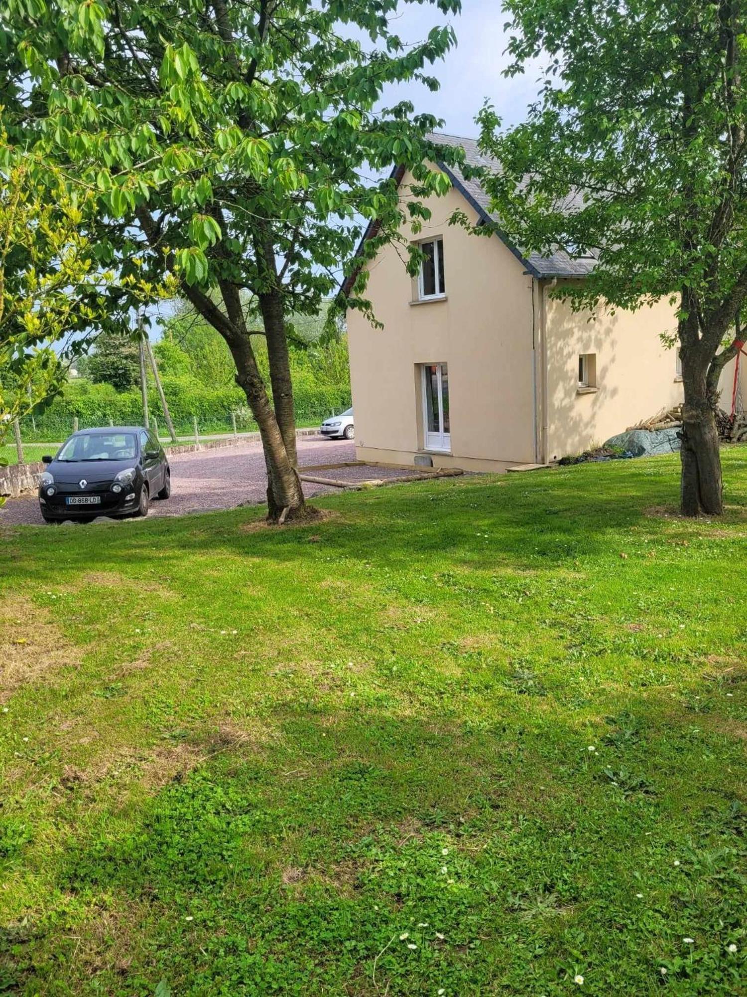 L Etablissement Gold Beach Propose 1 Hebergement , Maison 80M2 Avec Terrain 500M2, Parking Prive A 4 Min Du Port Artificiel D Arromanches, Services Accueil Personnalise, Lits Faits, Serviettes, Menage, Netflix, Wifi Ryes Zewnętrze zdjęcie